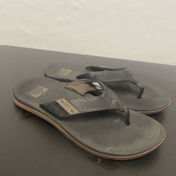 Reef Men's Black Sandals - Picture 1 of 5
